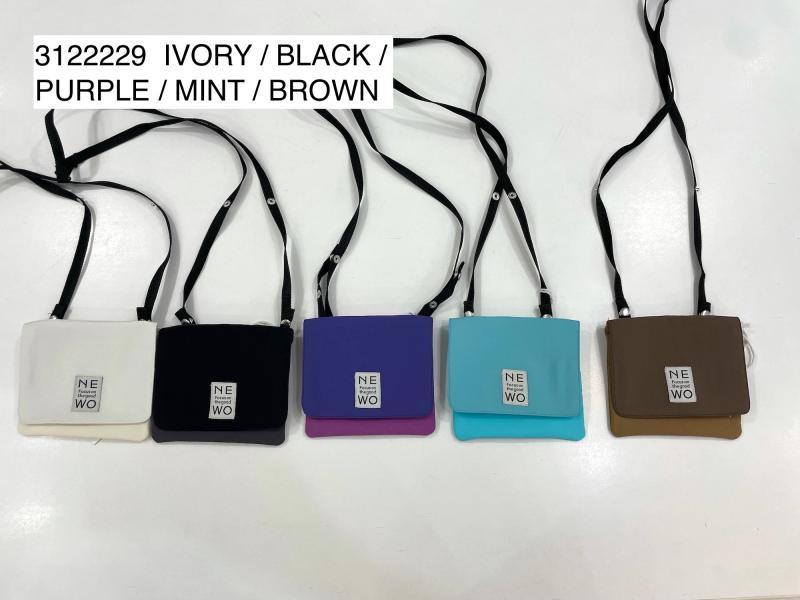 小さく見えて、しっかり入る。休日のワクワクを詰め込んで。Moving pocket【NEWO】3122229