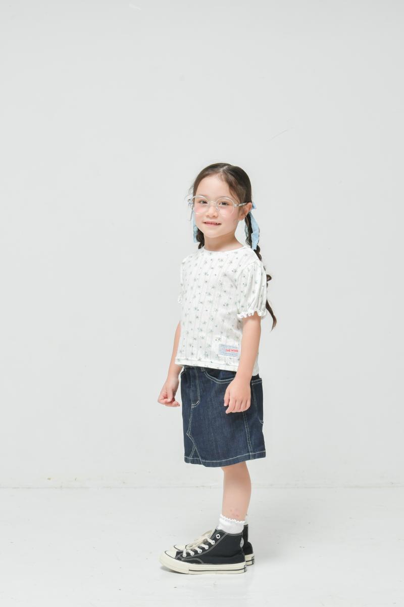 ふんわりパフスリーブに花柄をのせて。1枚でおめかし顔になれる主役級ガーリーTシャツ！♪90~150【NEWO】可愛い花柄パフスリーブTシャツ3126212
